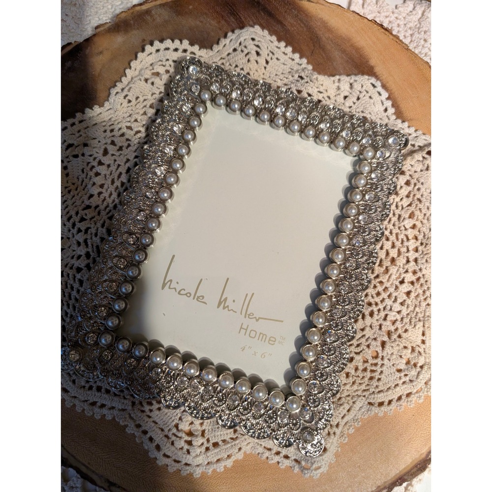 Nicole Miller Home picture frame 4x6 decorative border of pearl and rhinestones. - Picture 2 of 4